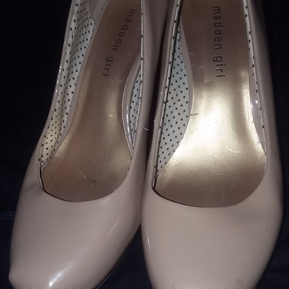 Shoes - Picture 5 of 5